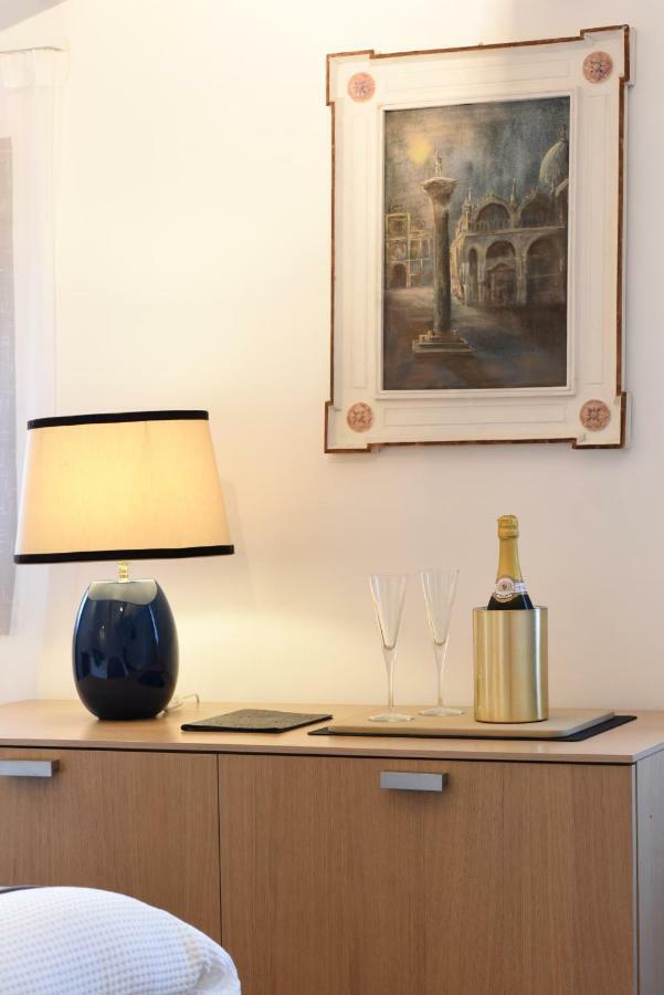 Sweet Apartment Frari Venedig Exteriör bild